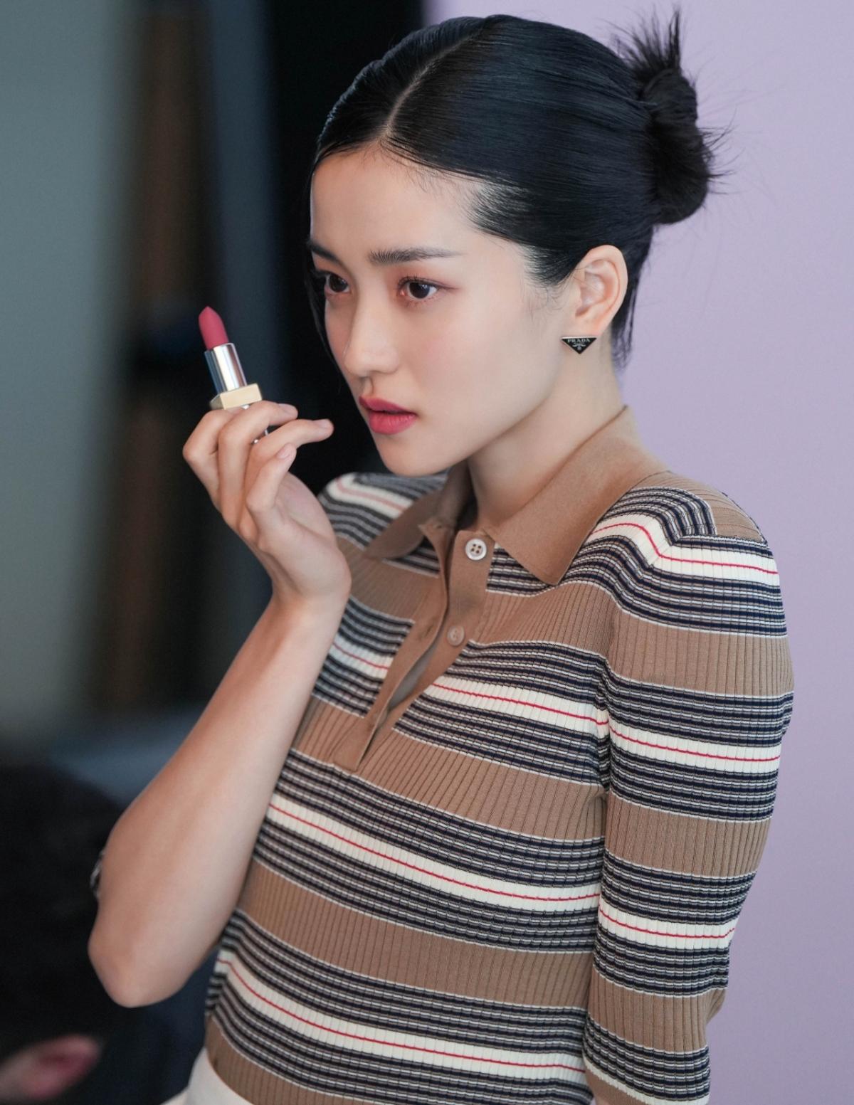 '프라다' 김태리, 올림머리에 팬들 환호할 듯