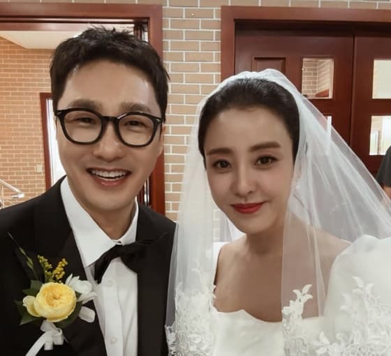 '이혼' 박은혜 "내 신랑입니다" 깜짝 고백..상대는 '이영자 썸남' 황동주 [스타이슈]