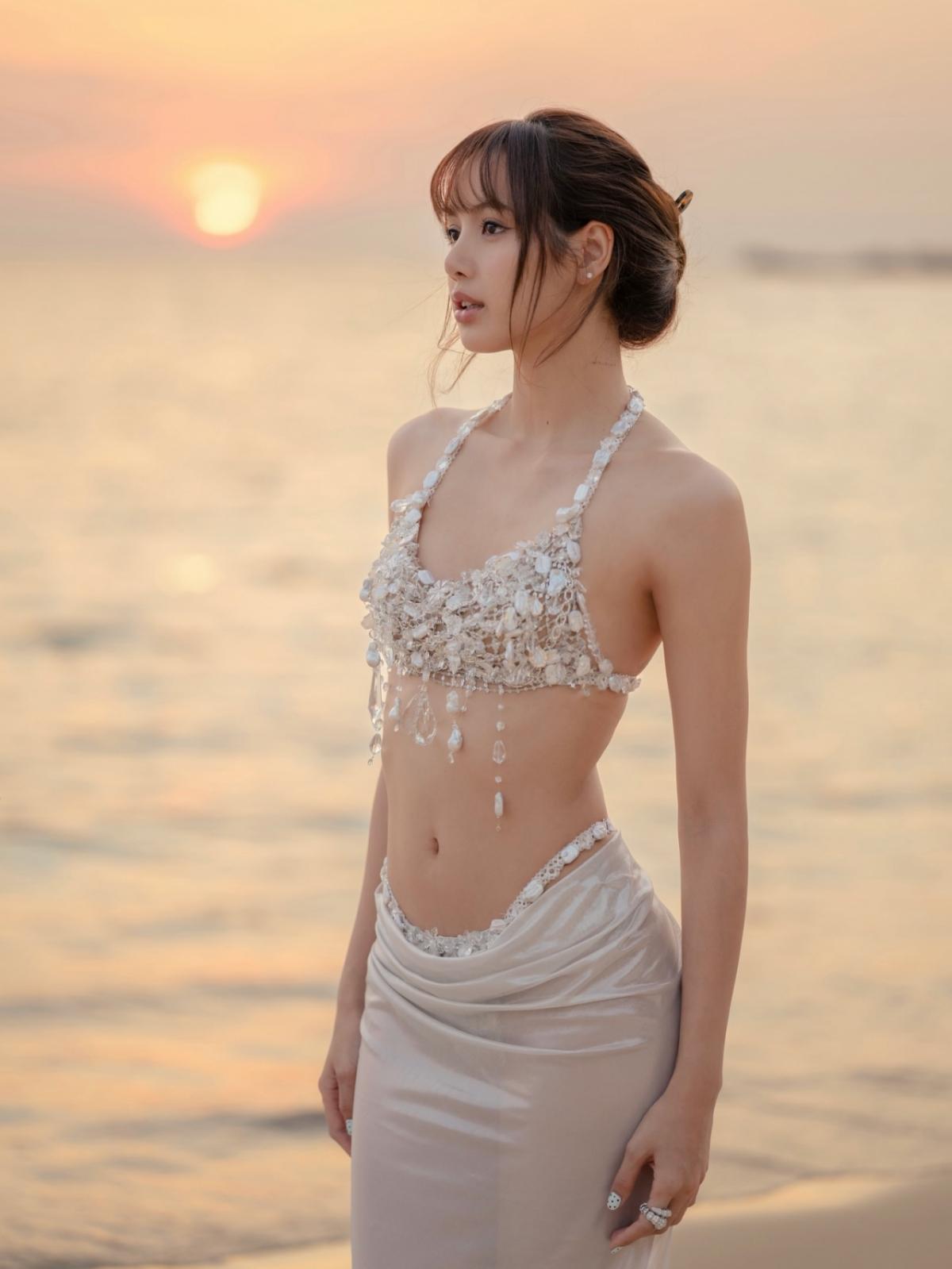 리사, "마지막 20대" 생일 '인어공주 비키니' 파티..'루이비통 2세' 있었나?