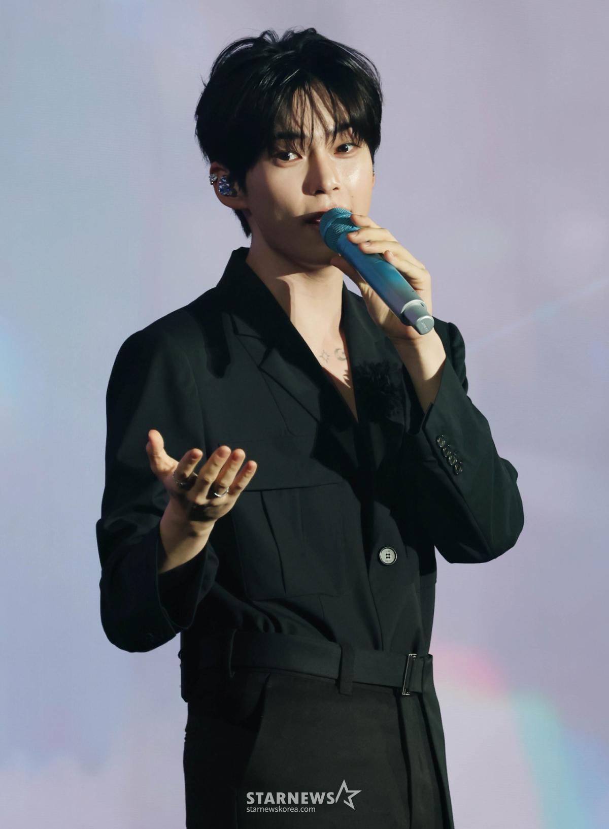가수 성한빈이 25일 오후 타이베이 NTSU 아레나(林口體育館)에서 스타뉴스 주최, AAA 조직위원회(조직위원장 박준철), 모티브(MOTIVE), 디쇼(D-SHOW) 주관으로 진행된 'Asia Artist Awards'(아시아 아티스트 어워즈)의 페스타 'ACON 2026, The Road to AAA 2026: Official Pre-show'에서 멋진 무대를 펼치고 있다. /2026.07.25 /사진=이동훈 photoguy@