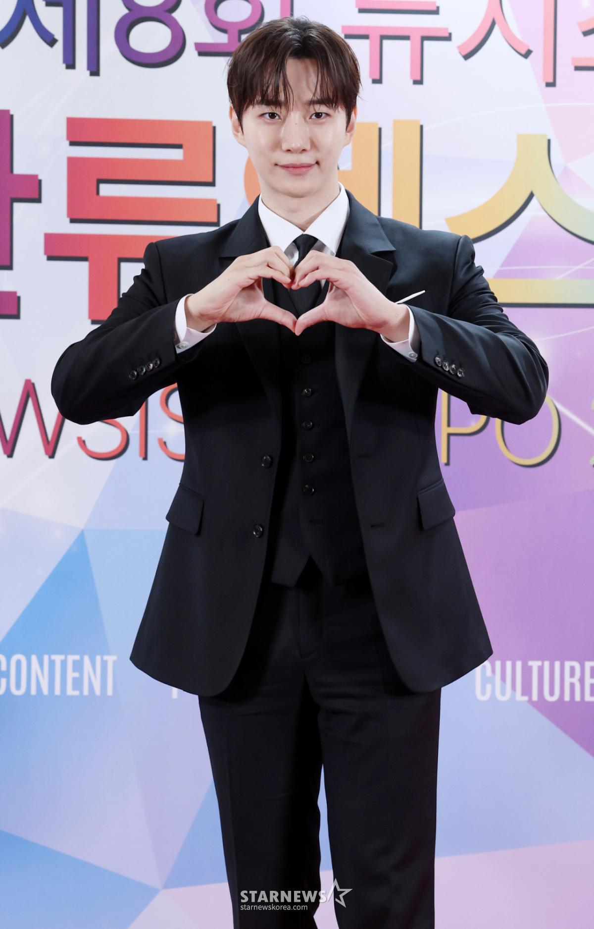 이준호, 스타랭킹 男배우 2위 수성..김수현과 뜨거운 경쟁