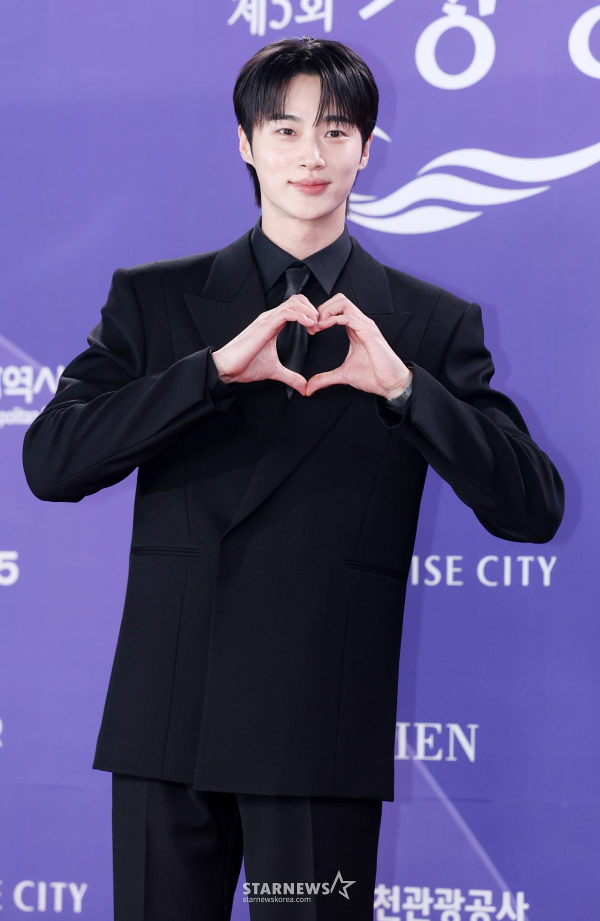 변우석, 김수현·이준호 이어 스타랭킹 男 배우 3위..굳건한 인기