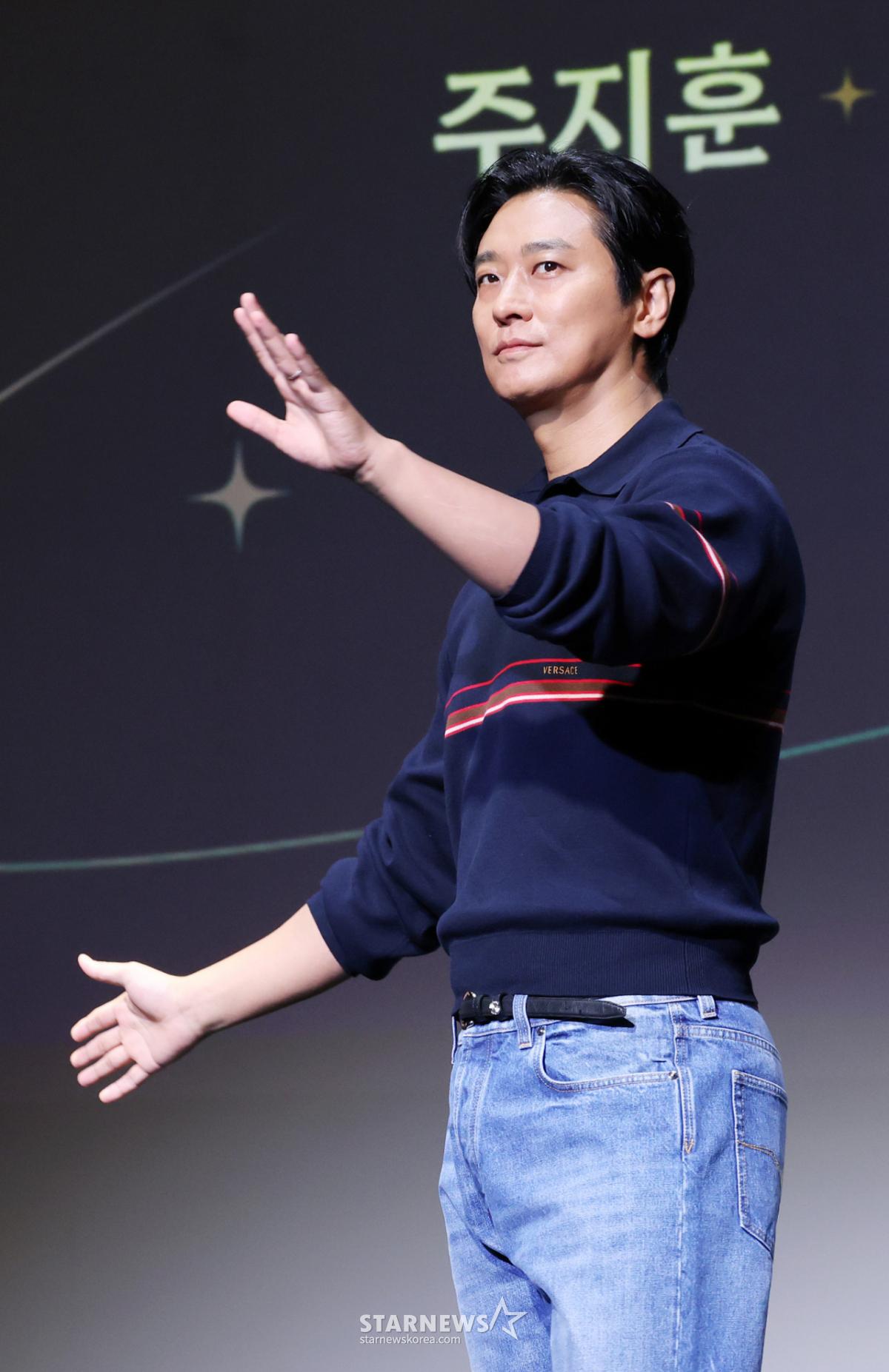 배우 주지훈이 9일 부산광역시 해운대구 신세계백화점 센텀시티 문화홀에서 진행된 액터스 하우스 행사에 참석해 포즈를 취하고 있다. /2026.10.09 /사진=김휘선 hwijpg@