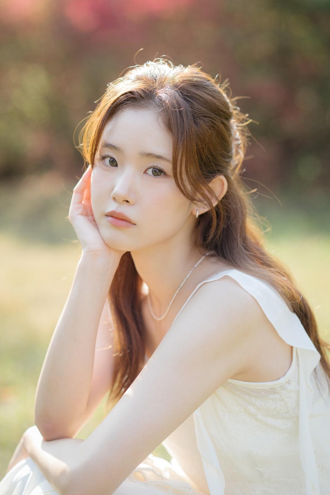 싱어송라이터 다인, 데뷔 앞두고 청순美 가득 첫 콘셉트 포토 공개..23일 '널 사랑하기에 조금 바랜 날씨'로 데뷔