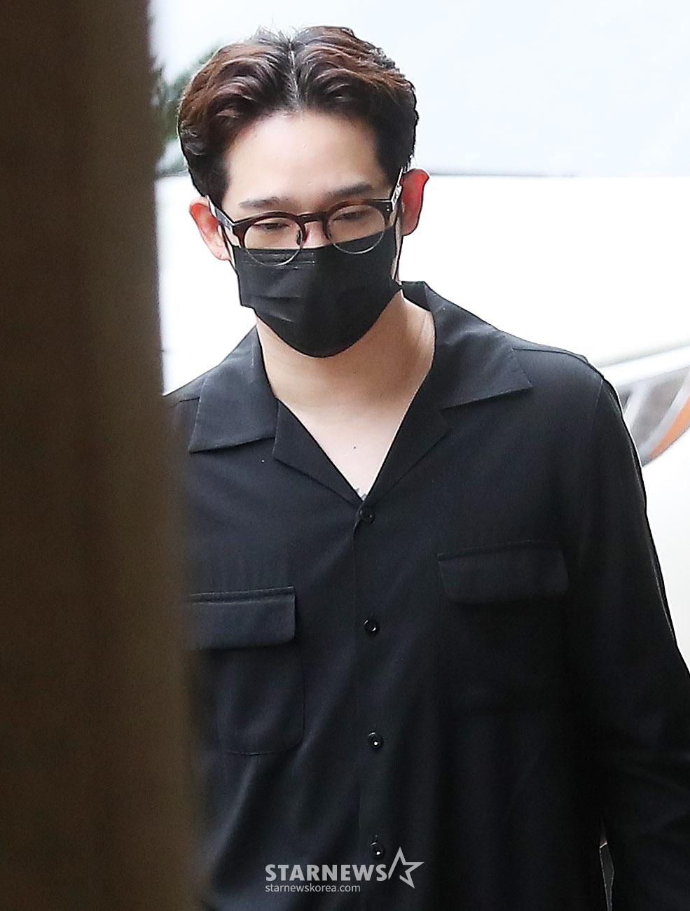 마약류관리에관한법률 위반 등 혐의로 구속영장이 청구된 사우스클럽 남태현이 18일 오전 서울 마포구 서부지방법원에서 진행된 구속전피의자심문(영장실질심사)에 출석하고 있다. 2023.05.18