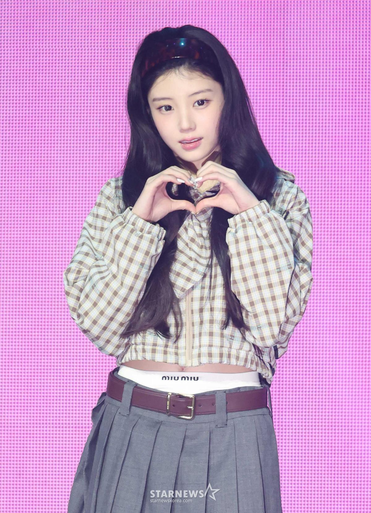 걸그룹 아일릿(ILLIT) 원희가 26일 오후 서울 용산구 블루스퀘어에서 진행된 미니 5집 '브레이크 이븐'(Break Even) 발매기념 쇼케이스에서 포즈를 취하고 있다. /2026.10.26 /사진=이동훈 photoguy@