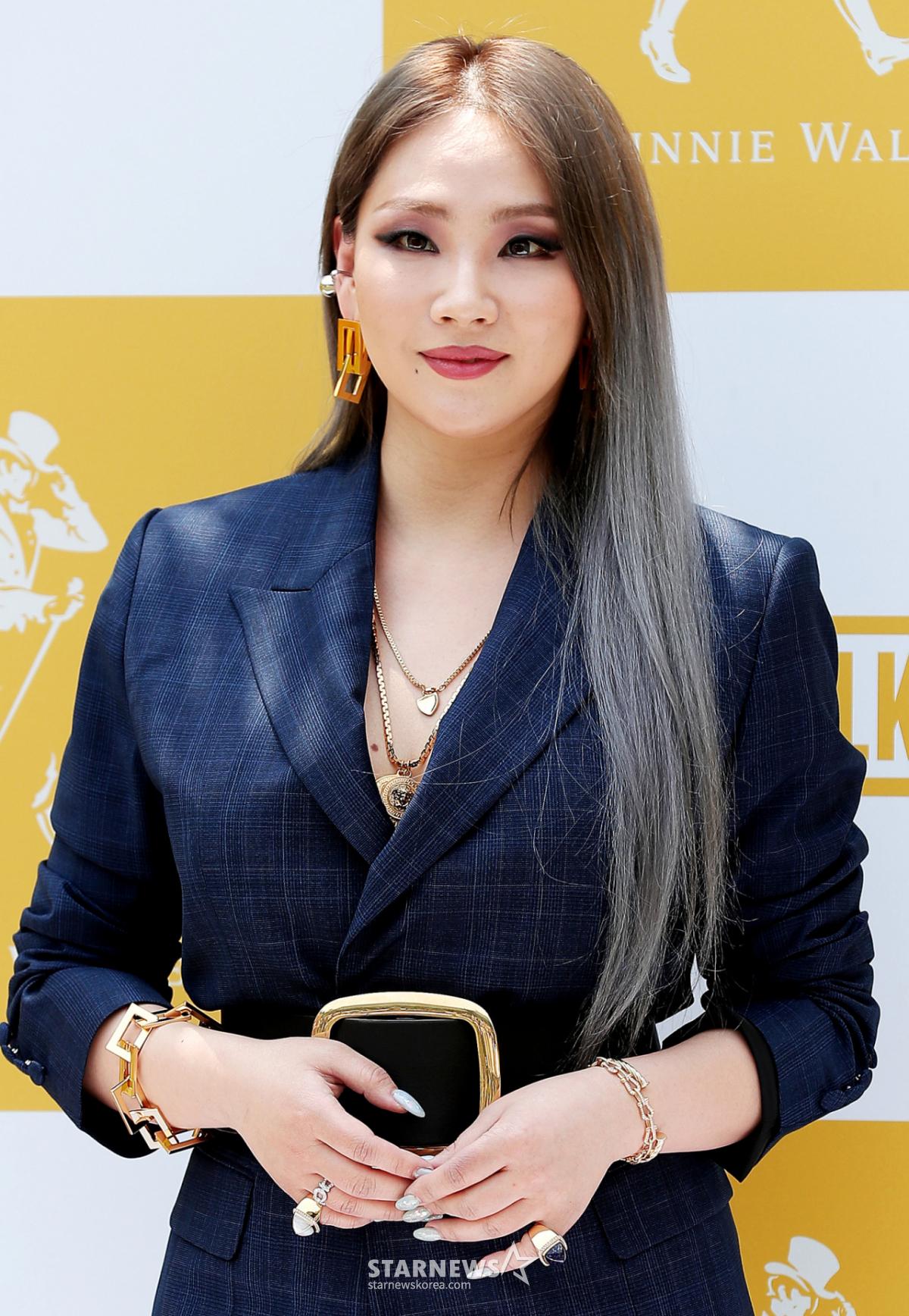 2NE1 씨엘, 테디 품으로 가나..더블랙레이블 "전속계약 논의 중" [공식]