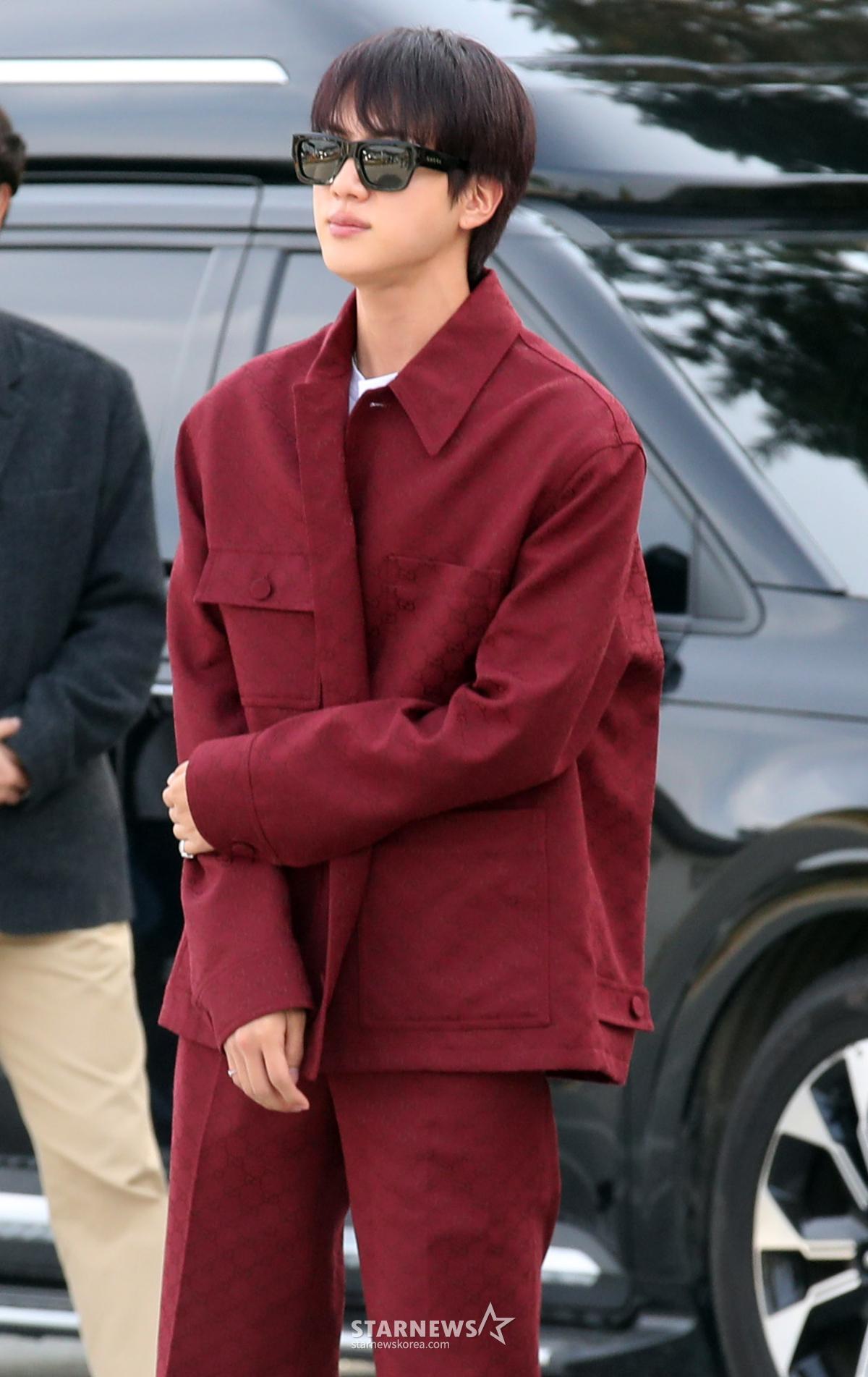 방탄소년단 진, 스타랭킹 男 아이돌 3위..굳건한 인기