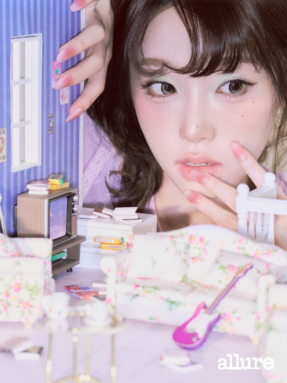 한계 없는 콘셉트 소화력..최예나, 극강의 가을 무드 담은 화보