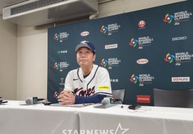 "すべてお話ししたいのですが···"リュ・ジヒョン、日本戦+台湾戦の先発投手の質問に「シーッ」と叫んだ！ [東京現場]