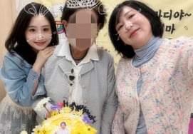 Lee Sang, the dog cafe is closed after the police are dispatched.."Mother's 80th birthday party"