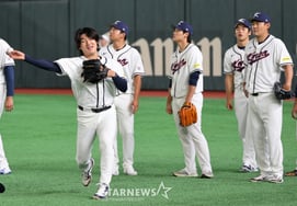 [フォト] 『帽子が脱げるほど』 カク・ビン