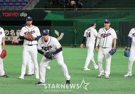 [Chụp ảnh] Ryu Hyun-jin của đội tuyển bóng chày quốc gia huấn luyện phòng thủ