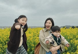 Is Dolsing's parenting a reality check.."It's hard to take pictures". Still, cuties [Star Issue]