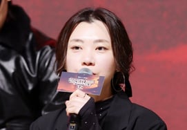 Чхве Хё Джин CP из "Show Me 12" спорил с рэпером о том, что он избегает военной службы.«Проведут дополнительную проверку» [Интервью]