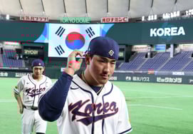 [Фото] Это крепко! 'За мной стоит Чон Ху Хён 'Ан Хён Мин'