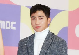 刘世允,在9人公演预售争议后发表信念发言"禁止强迫唱歌"