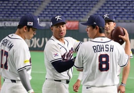 [Chụp ảnh] Tôi là Jones, người dạy tôi cách bắt bóng đá Mỹ với Noh Si Hwan