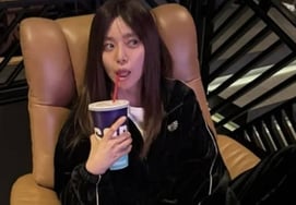 Lee Young-eun's Public Morality Controversy After Proofing 'The Prince'Sneakly... "Delete." [Star Issue]