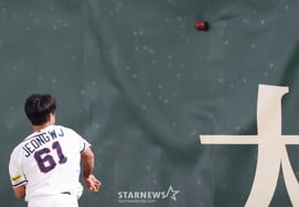 [Фото] Чон Усок "Ударить в чужой обороне"