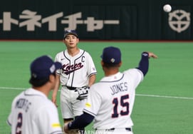 [Chụp ảnh] Lee Jung Hoo của chương trình Catchball với Jones."