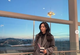 Tân hôn cùng đạo diễn Ham Eunjung, Kim Byung Woo ♥...Chuyến bay trong ngày ở Việt Nam