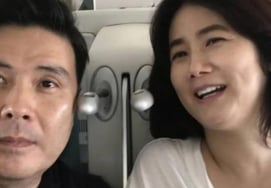 "54岁"沈银河，和丈夫池尚昱的近况被捕捉到。岁月流逝的美貌