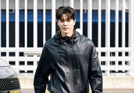 Сонг Кан: «Мое сердце бьется, даже если я просто хожу» [★Фото]