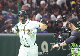 [Смущение одним разом] Австралия еще страшнее! Перкинс, Австралия, закончил хоум-ран на 'Марше 0 Австралия-Тайвань'