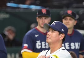 [Chụp ảnh] Bây giờ thật sự là WBC Đạo diễn Ryu Ji Hyun."