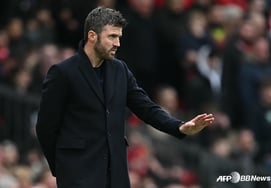 ''頭を深く下げたキャリック'マンU、たった1敗なのに猛批判 "異常なほど無気力"··· キャリックも「言い訳の余地はない「 反省