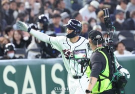 [相片儿] "第3回合末击出的个人本垒打"风趣网