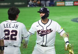 [相片儿] 队长和庆祝动作