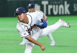 [Photo] 3 runs in 1 inning, "Jung Woo-joo who took the mound in the top of the 5th inning."