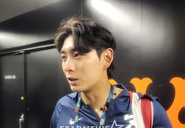 『本当に良かった！' 芝生に倒れたイ・ジョンフ、足首の状態はOK "左足なので打撃に影響なし、治療をしっかり受けるつもりだ→日本戦は今日のように！"