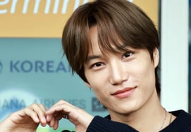 EXOのカイ「ハートポン」 [★写真]