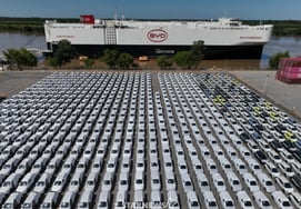 14 единиц электроэнергии инвестируют 53 триллиона в стимулирование спроса на автомобильном рынке.