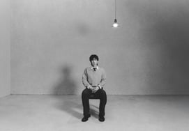 "开车和车都不喜欢"金圣圭，出道16年仍无争议秘诀 [采访③]