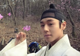 Park Ji Hoon công bố 4 bức ảnh chưa được công bố"Cảm ơn 10 triệu khán giả của 'Wang Sana'" [Star Issue]