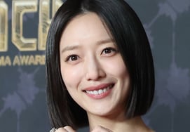 "父 блокирует разговор, 母готь матери...Пхё Е Джин - самая молодая сотрудница, покинувшая экипаж [человек.]