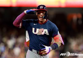 "光身价就2兆韩元"有点尴尬！ 美国队在第9局以15比5战胜巴西队，以"19死球自取灭亡" [2026 WBC]