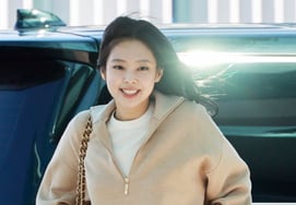 BLACKPINK JENNIE's "Bright smile" [★ Photo]