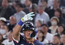 [フォト] '3回表にヒットを報告する'アン・ヒョンミン