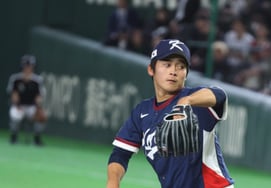 [Фото] В конце 7-го иннинга Пак Ён Хён, 2-я и 12-я базы терка