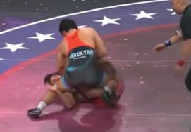 'Это может быть', боец UFC, ударивший кулаком во время борцовского поединка → распространился на супертяжелую "коллективную драку"... И сказал: "Не веди себя" Красное контрастное письмо