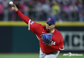 Hurado Panama 'Quả nhiên là át chủ bài của Samsung' không để mất điểm trong 5 hiệp - đội thua... Cầu thủ ném bóng chiến thắng của Venezuela là Heissus. [WBC]