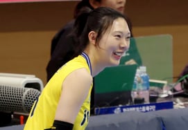 [相片儿] 即将退役的梁孝真，微笑也是传奇