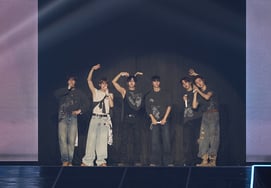 27曲のうち25曲はハンドマイクで..ライズ、名前の価値を証明した生ライブの威厳 [スター現場総合]