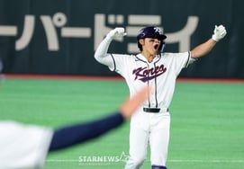 [Chụp ảnh] Kim Do Young đồng điểm với '4-4'