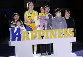 [Chụp ảnh] Yang Hyo Jin: 'Bloqueen là sức mạnh của gia đình'